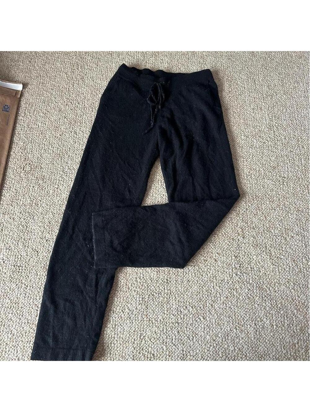 Quince 100% cashmere straight leg pants